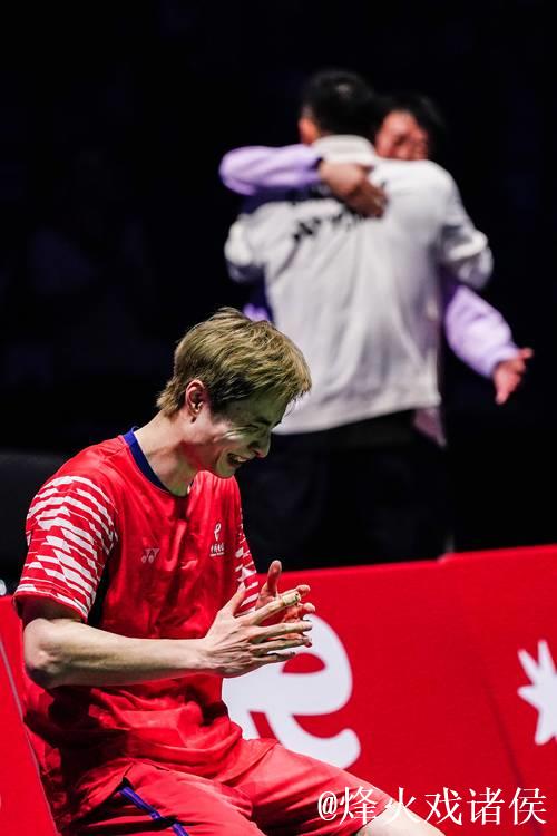 石宇奇伤退无缘冠军 马来西亚公开赛男单摘银