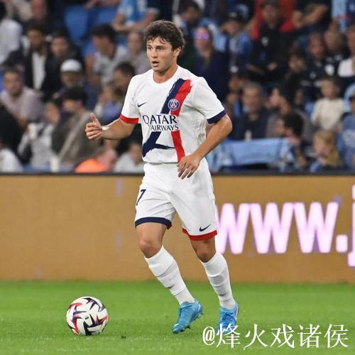 法甲-内维斯绝杀埃梅里建功 巴黎3-2险胜里昂2分领衔 法甲-内维斯绝杀埃梅里建功 巴黎3-2险胜里昂2分领衔